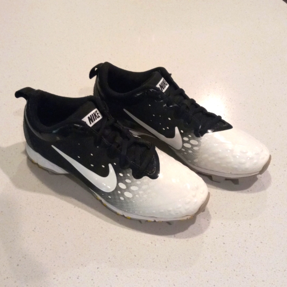 Nike Black and White Athletic Shoes